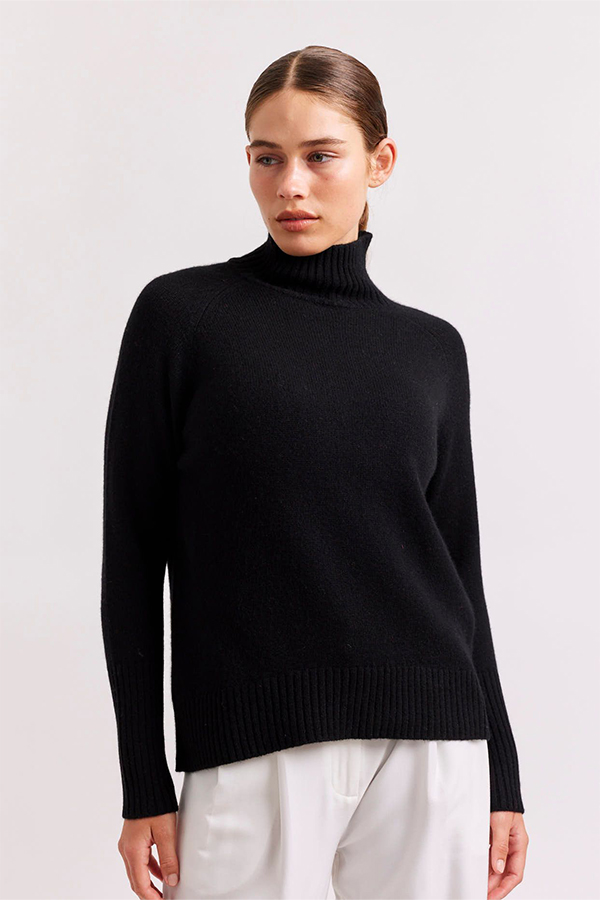 Alessandra Fifi Polo Sweater Black - Differente Boutique