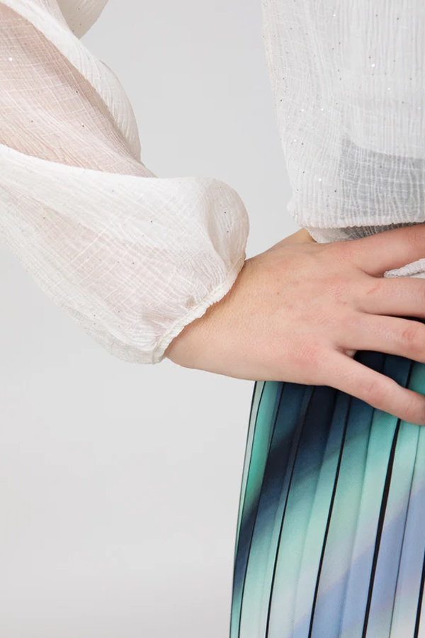 Coster Shirt with Shine and Transparency Sheer Cream