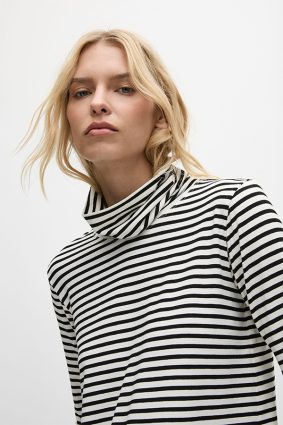 Mela Purdie Turtle Neck Top BlackVanilla