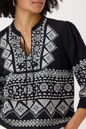 Monari Round Neck Blouse Embroidery Black