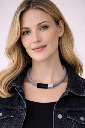 Christina Brampti Rectangle Square Tube Net necklace Bluebw