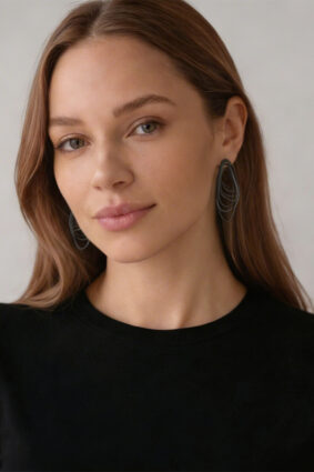 Maison 203 Theia Hoop Small 3D Earrings Black
