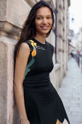 Desigual Asymmetric Floral Dress Negro styled with black heels and accessories