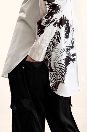 Desigual Shirt Orchid Blanco front view showing crisp white finish and striking monochrome orchid artwork