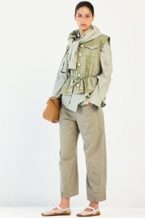 High Lola Pants in cotton-lyocell blend fabric showcasing a turned-down waistband with belt loops.