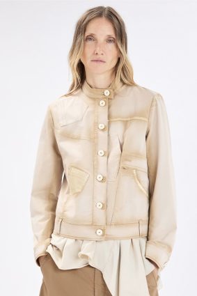 High Onset Short Jacket in a cotton-elastane blend showcasing trouser-inspired hem details with belt loops.