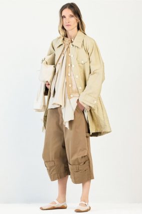High Onset Short Jacket in a cotton-elastane blend showcasing trouser-inspired hem details with belt loops.