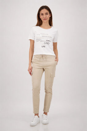 Monari basic antique dyed pants in sand color with cargo pocket detailing