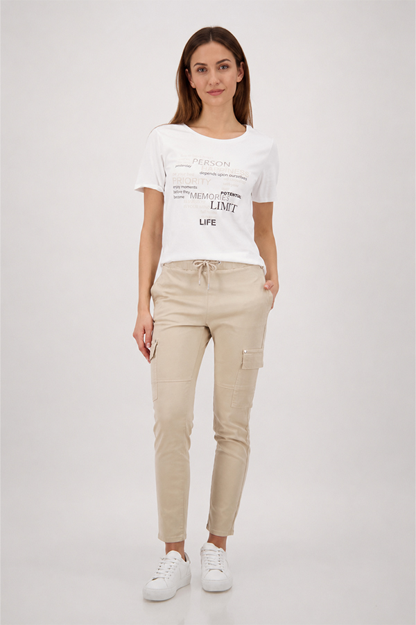 Monari basic antique dyed pants in sand color with cargo pocket detailing
