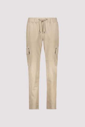 Monari basic antique dyed pants in sand color with cargo pocket detailing