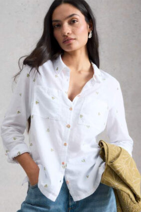 The White Stuff Sophie Organic Cotton Shirt Ivory Mlt is a timeless wardrobe staple that brings an effortless feel to everyday dressing.