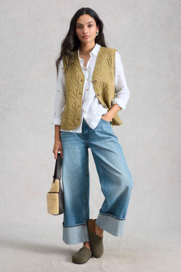 The White Stuff Sophie Organic Cotton Shirt Ivory Mlt is a timeless wardrobe staple that brings an effortless feel to everyday dressing.