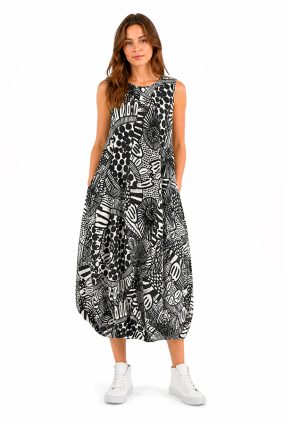 Black Label Dress Black Print with soft rounded hem and concealed side pockets