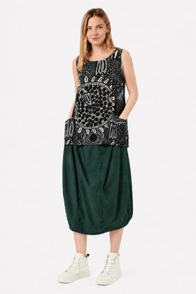 Black Label Skirt Tree designed with comfortable elasticated waistband and refined panel details
