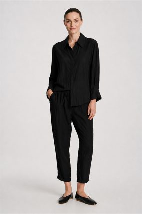 Mela Purdie Resort Blouse in Black front view featuring relaxed silhouette and classic collar