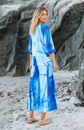 Kokomarina Azura Blouse with round neckline and blue and white abstract print