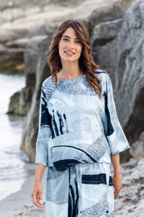 Kokomarina Tsumari Blouse Original - Relaxed Three-Quarter Sleeve Blouse