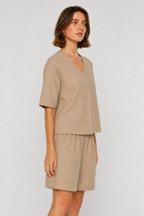 Mos Mosh Eie pure linen Bermuda shorts featuring a relaxed fit and comfortable elasticated waist in oak