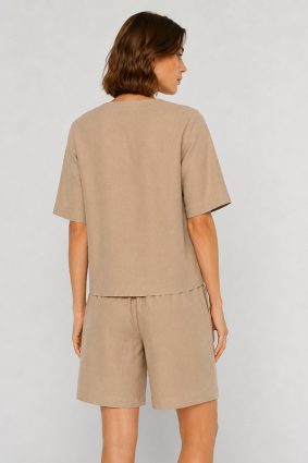 Mos Mosh Eie pure linen Bermuda shorts featuring a relaxed fit and comfortable elasticated waist in oak