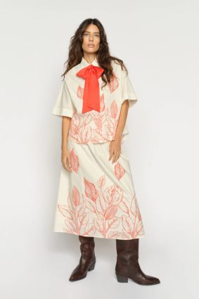 Mos Mosh Saras monochrome shirt in ecru featuring a relaxed silhouette, sharp collar, and soft organic cotton