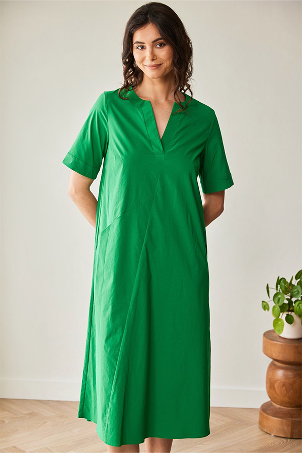 Peruzzi Long Pocket Dress Emerald featuring a relaxed A-line midi silhouette in a vibrant emerald green.