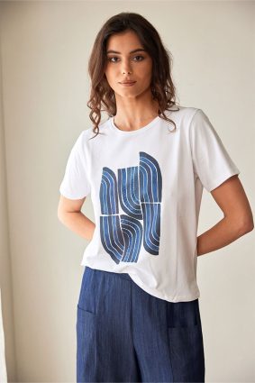 Peruzzi Quarter Circle Print T Shirt Wht/Navy/Green featuring a striking geometric print in tonal navy and blue against a crisp white base.