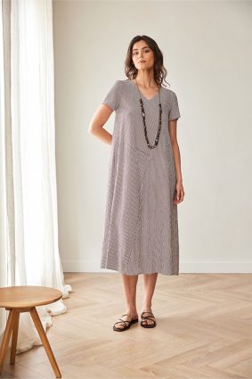 Peruzzi Stripe Dress Brn/Ecru featuring a fine brown and ecru stripe pattern with contrasting stripe directions, short sleeves, and a V-neckline in a relaxed midi length.