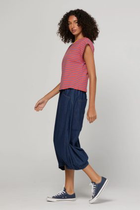 Boom Shankar Bellissimo Tee Roma in red and blue stripes with a mandarin collar