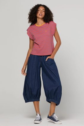 Boom Shankar Bellissimo Tee Roma in red and blue stripes with a mandarin collar