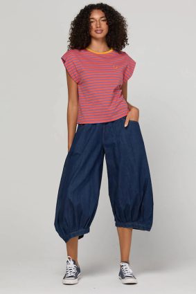 Boom Shankar Bellissimo Tee Roma in red and blue stripes with a mandarin collar