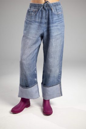 Elemente Clemente Pants Rundu Up Blue Denim in washed linen with turned-up cuffs