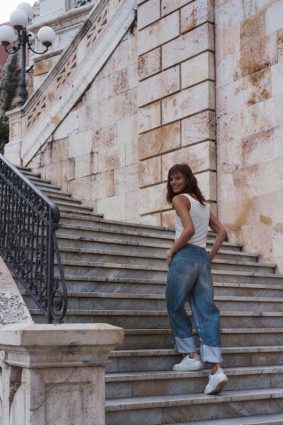Elemente Clemente Pants Rundu Up Blue Denim in washed linen with turned-up cuffs