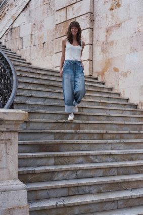 Elemente Clemente Pants Rundu Up Blue Denim in washed linen with turned-up cuffs