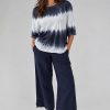 Elemente Clemente relaxed fit linen shirt in night glacier blue with round neckline and elbow-length sleeves